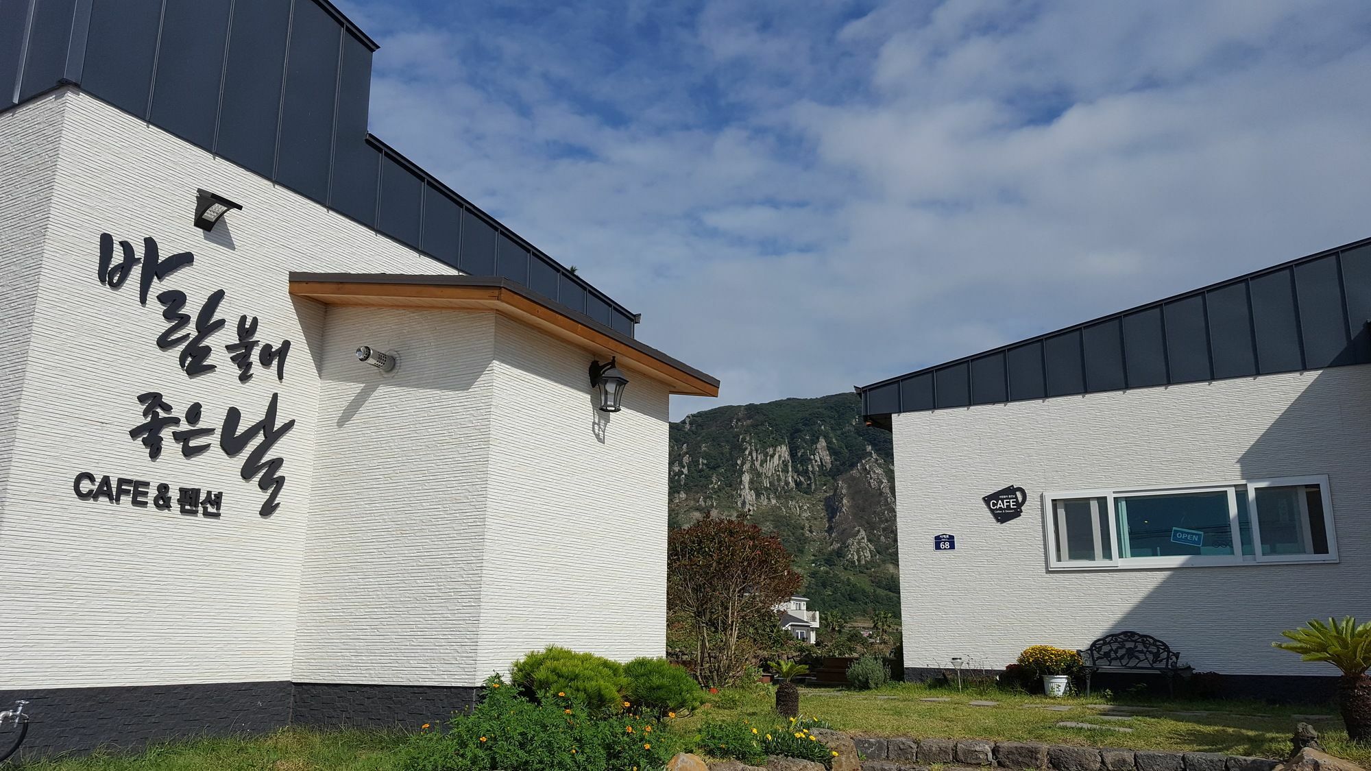 Wind Jeju Cafe & Pension Seogwipo Exterior photo